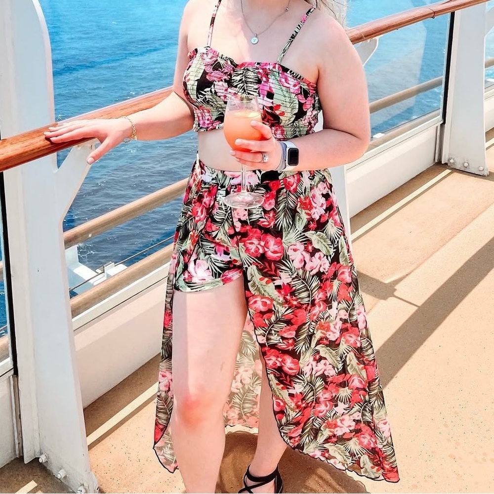 Floral Two-Piece Set with Tropical Print